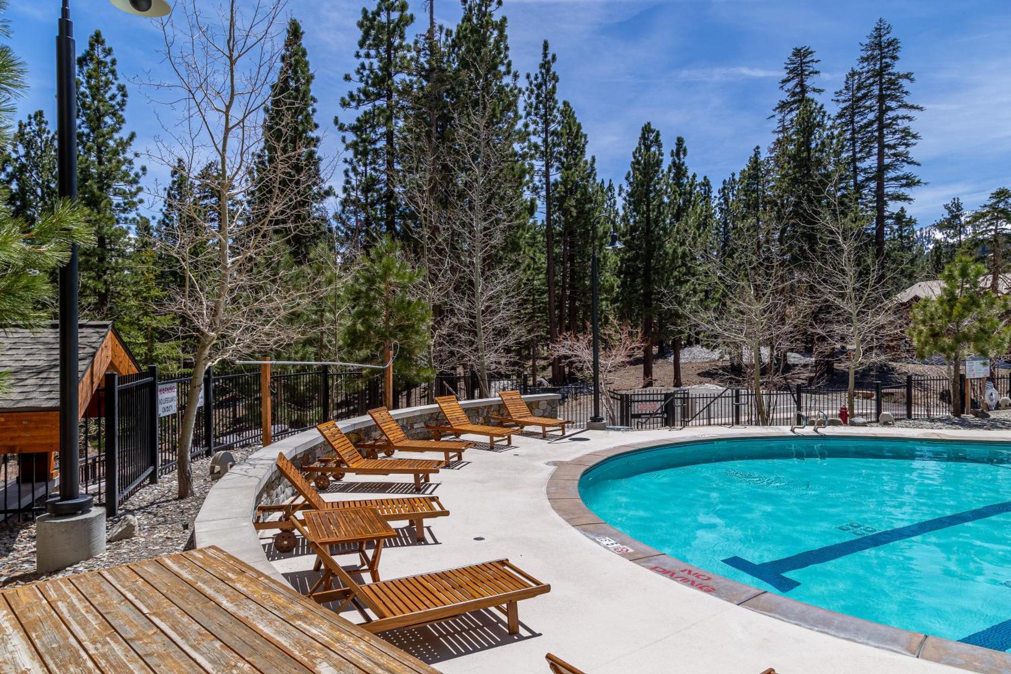 Updated Pet Friendly Monache With Views! Apartment Mammoth Lakes